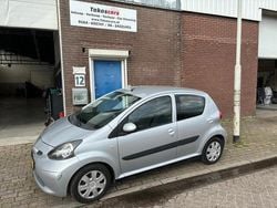 Grijs Gebruikt 2006 Toyota Aygo Hatchback | € 1.949 (Goede deal)