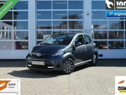 Grijs Gebruikt 2013 Toyota Aygo Hatchback | € 7.445 (Eerlijke prijs)