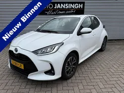 Wit Gebruikt 2024 Toyota Yaris Hybrid Hatchback | € 22.950 (Eerlijke prijs)