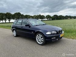 Blauw Gebruikt 2001 BMW 330 Executive Stationwagen | € 3.499 (Goede deal)