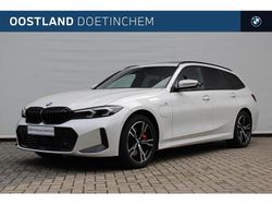 Wit Gebruikt 2025 BMW 330e Executive Stationwagen | € 53.750 (Super prijs)