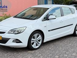 Wit Gebruikt 2012 Opel Astra Sport Hatchback | € 5.249 (Eerlijke prijs)