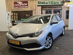 Grijs Gebruikt 2017 Toyota Auris Hatchback | € 12.250 (Goede deal)