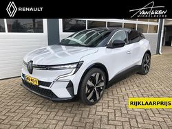 Twotone gris rafale / noir et Gebruikt 2024 Renault Megane E-Tech Techno Hatchback | € 35.450 (Duur)