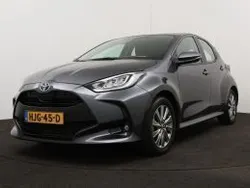 Grijs metallic Gebruikt 2024 Toyota Yaris Active Hatchback | € 23.745 (Eerlijke prijs)