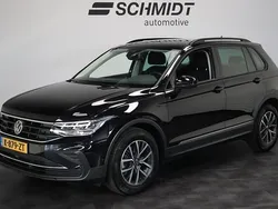 Zwart Gebruikt 2021 VW Tiguan Elegance SUV | € 34.995 (Eerlijke prijs)