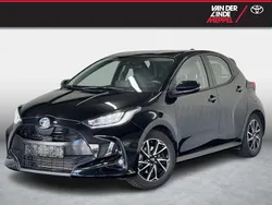, metallic lak Gebruikt 2022 Toyota Yaris Hybrid Hatchback | € 21.950 (Eerlijke prijs)
