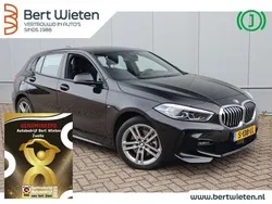 Zwart Gebruikt 2023 BMW 118 M Sport Hatchback | € 29.950 (Iets duurder)