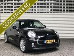Zwart Gebruikt 2017 Mini Cooper Chili Hatchback | € 14.400 (Goede deal)