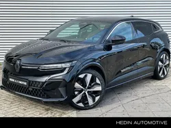 Zwart Nieuw 2024 Renault Mégane Techno Hatchback | € 33.950 (Super prijs)