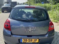 Blauw Gebruikt 2006 Renault Clio II Luxe Hatchback | € 1.950 (Eerlijke prijs)