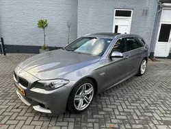 Grijs, metallic lak Gebruikt 2016 BMW 520 M Sport Stationwagen | € 19.995 (Eerlijke prijs)