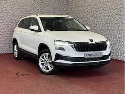 Wit Gebruikt 2024 Skoda Karoq SUV | € 36.740 (Eerlijke prijs)