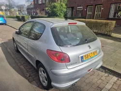 Gebruikt 2003 Peugeot 206 Filou Sedan | € 1.199 (Eerlijke prijs)