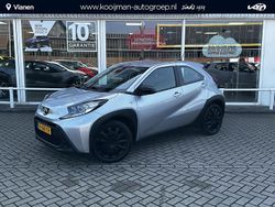Grijs Gebruikt 2022 Toyota Aygo X Play SUV | € 15.950