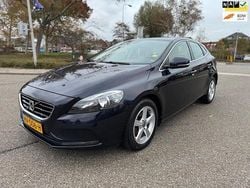 Blauw Gebruikt 2015 Volvo V40 Business Edition Stationwagen | € 5.995 (Goede deal)