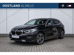 Zwart Gebruikt 2023 BMW 118 Sport Line Hatchback | € 25.250 (Eerlijke prijs)