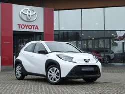 Gebruikt 2024 Toyota Aygo Play Hatchback | € 18.499 (Eerlijke prijs)