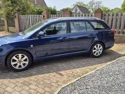 Blauw Gebruikt 2006 Toyota Avensis Sol Hatchback | € 3.850 (Eerlijke prijs)