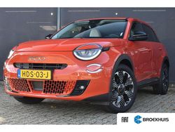 Oranje Nieuw 2025 Fiat 600E La Prima SUV | € 27.900 (Goede deal)