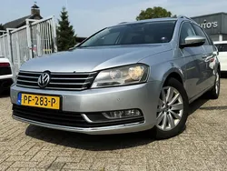 Grijs, metallic lak Gebruikt 2013 VW Passat R-line Stationwagen | € 5.450 (Iets duurder)