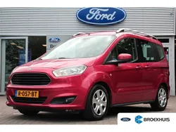 Rood Gebruikt 2015 Ford Tourneo Courier Titanium MPV | € 11.400 (Eerlijke prijs)