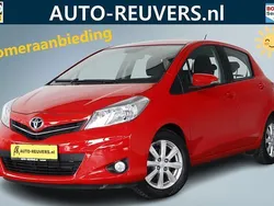 Rood Gebruikt 2013 Toyota Yaris Hatchback | € 11.750 (Eerlijke prijs)