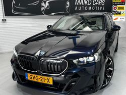Blauw Gebruikt 2024 BMW 530e M Sport Stationwagen | € 63.995
