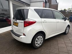 Wit Gebruikt 2011 Toyota Verso-S MPV | € 6.950 (Iets duurder)