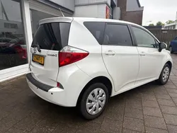 Wit Gebruikt 2011 Toyota Verso-S MPV | € 6.950 (Iets duurder)