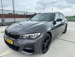 Grijs Gebruikt 2021 BMW 330 M Sport Stationwagen | € 32.950 (Goede deal)