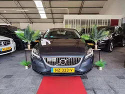 Blauw Gebruikt 2017 Volvo V40 Inscription Stationwagen | € 7.999 (Eerlijke prijs)