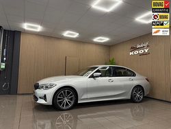Grijs Gebruikt 2020 BMW 318 Executive Sedan | € 25.475 (Eerlijke prijs)