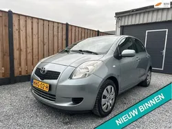 Grijs Gebruikt 2006 Toyota Yaris Terra Hatchback | € 3.950 (Eerlijke prijs)
