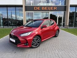 Rood Gebruikt 2022 Toyota Yaris Hybrid Hatchback | € 20.950 (Eerlijke prijs)