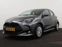 Grijs metallic Gebruikt 2024 Toyota Yaris Active Hatchback | € 23.445 (Eerlijke prijs)
