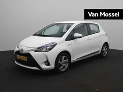 Wit Gebruikt 2017 Toyota Yaris Hybrid Design Hatchback | € 15.395 (Eerlijke prijs)