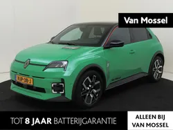 Groen Gebruikt 2025 Renault R5 Iconic Hatchback | € 30.940