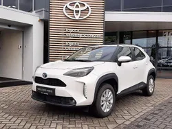 Wit Gebruikt 2024 Toyota Yaris Cross Business Edition SUV | € 28.740 (Eerlijke prijs)