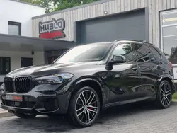 Zwart Gebruikt 2022 BMW X5 M Sport SUV | € 67.250 (Eerlijke prijs)