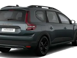 Groen Nieuw 2025 Dacia Jogger Extreme MPV | € 28.692 (Eerlijke prijs)