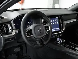 Zwart Nieuw 2025 Volvo V60 Plus Stationwagen | € 64.427 (Duur)