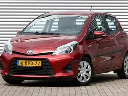 Rood Gebruikt 2013 Toyota Yaris Hatchback | € 10.945 (Eerlijke prijs)