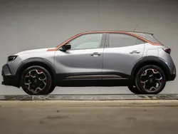 Grijs Gebruikt 2022 Opel Mokka-e GS Line SUV | € 16.945 (Goede deal)