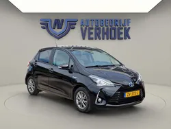 Zwart Gebruikt 2019 Toyota Yaris Hatchback | € 15.695 (Eerlijke prijs)