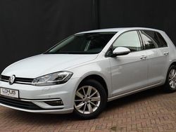 Wit, metallic lak Gebruikt 2017 VW Golf VII Comfortline Hatchback | € 14.450 (Eerlijke prijs)