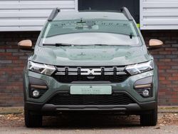 Groen Gebruikt 2024 Dacia Jogger Extreme MPV | € 25.700
