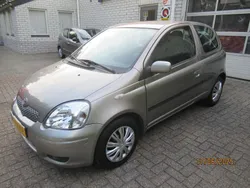 Grijs Gebruikt 2005 Toyota Yaris Hatchback | € 1.500 (Goede deal)