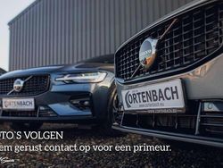 Zwart (metallic) Gebruikt 2022 Volvo XC60 R-Design SUV | € 46.990 (Eerlijke prijs)