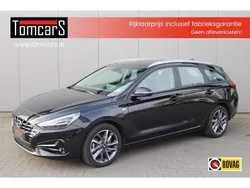 Zwart Gebruikt 2024 Hyundai i30 Premium Stationwagen | € 25.950 (Eerlijke prijs)